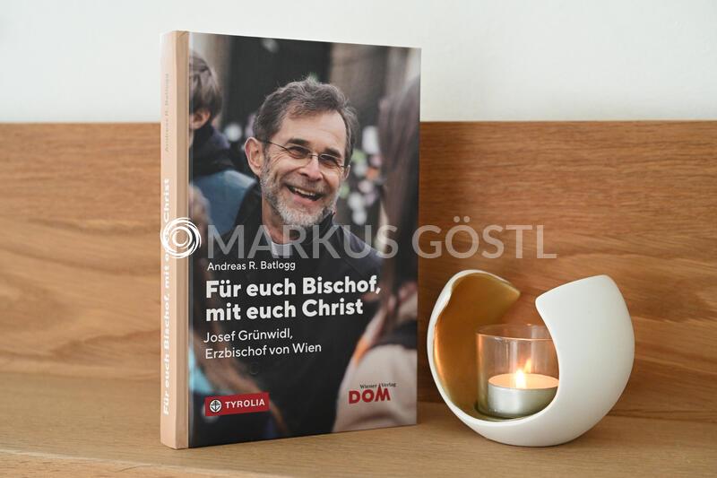 Buch über Erzbischof Josef Grünwidl