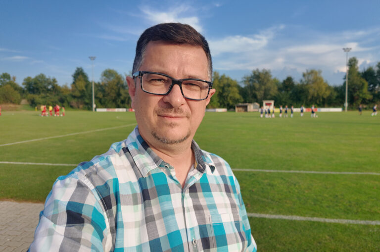 Vier Tore beim Fußballmatch