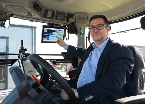 Markus Göstl am Traktor