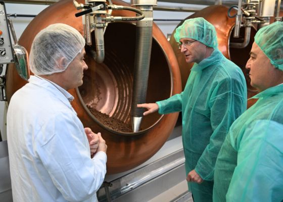 Weihbischof Turnovszky auf Betriebsbesuch