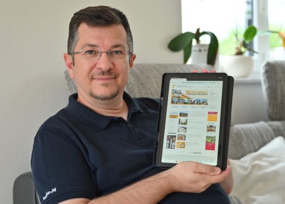 Markus Göstl mit Tablet