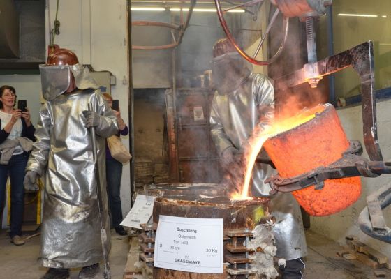 Glockenguss bei Grassmayr