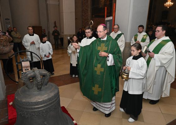 Glockensegnung bei der Visitationsmesse in Stockerau