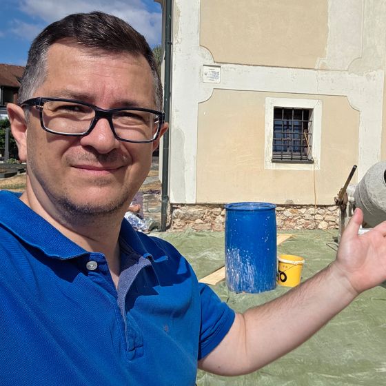 Markus Göstl zeigt Bauarbeiten Kirche Gnadendorf
